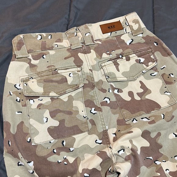 Nena and Pasadena - Beige Camo Cargo Pants - Picture 5 of 6